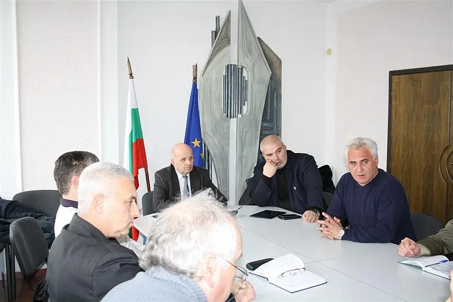 Търсят трайно решение за наводнената подстанция в Гълъбово