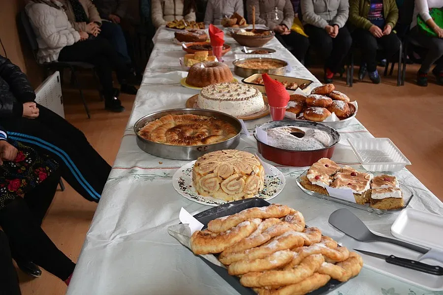 С кулинарна изложба дами честваха на „патерици" 8 март