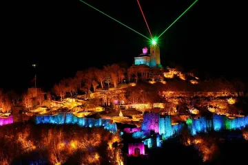 Уникално 3D шоу „Величието на Асеневци"  в Търново