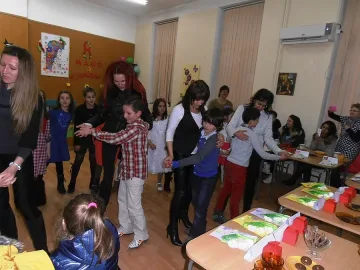 Второкласници с чаено парти за майките си