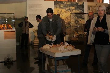 Безплатен анализ на наши съкровища в Лувъра