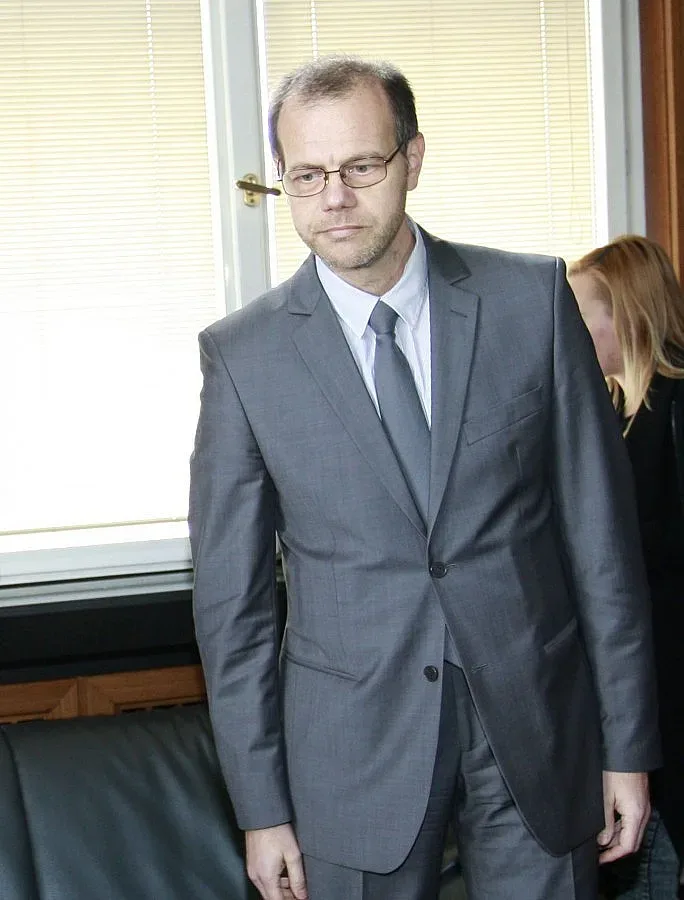 Владимир Йорданов пое временно СГС