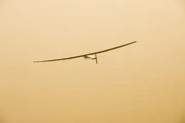 Solar Impulse-2 тръгна на 5-месечен тур (ВИДЕО)