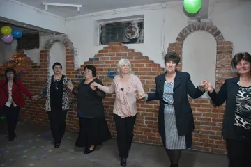 Избраха най-игрива дама в село Полето