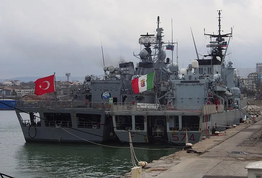 НАТО-вски кораби се обучават в Черно море