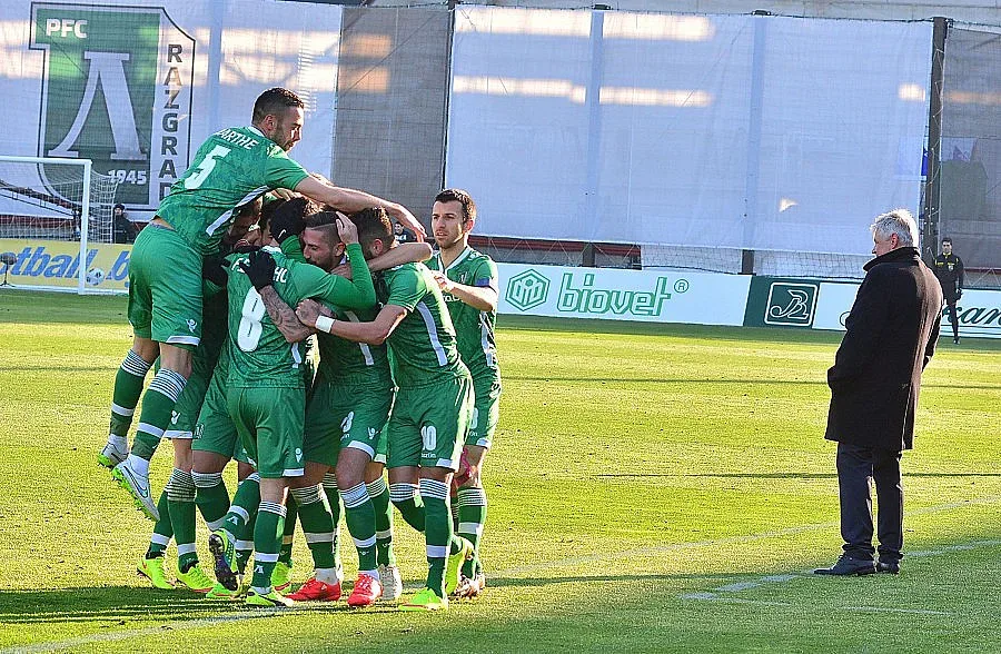 "Лудогорец" плъзна "Левски" към пропастта (ОБЗОР)