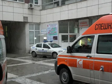 Почерпен налита на лекари заради пияната си сестра 