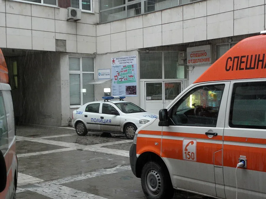 Почерпен налита на лекари заради пияната си сестра