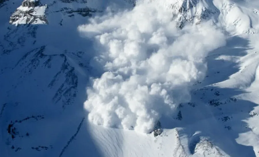Лавина затрупа сноубордисти в Пирин планина