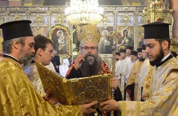 Камбани бият половин час за "Свeти Кирик"