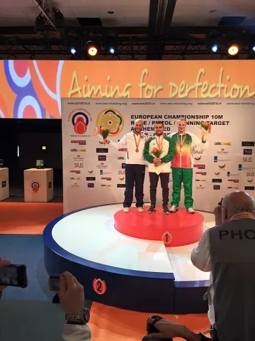 Злато и сребро за стрелците на Евро'15