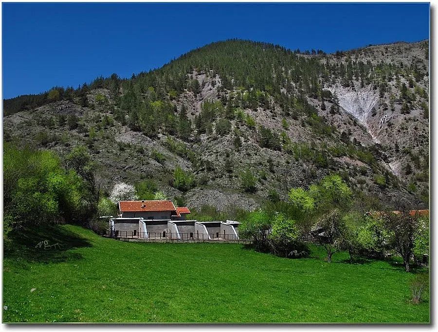 Красива планина, бистри реки и кристален въздух превръщат мястото в истински рай