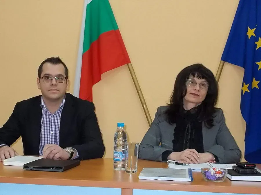 Чистят коритото на Батовска река