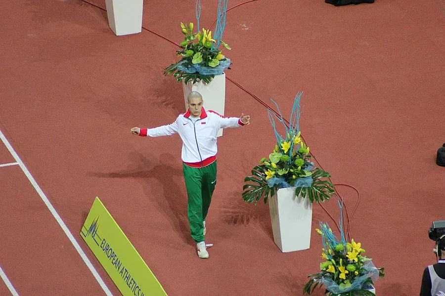 Двама българи ще скачат за медали в тройния скок