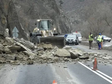 Бутат опасни скали в Кресненското дефиле