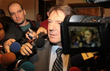 И шефът на ДАНС подаде оставка