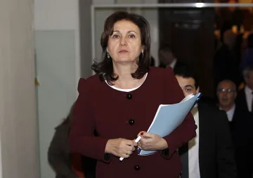 Бойко с нежна хватка за МВР