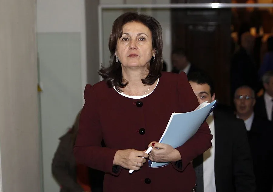 Бойко с нежна хватка за МВР