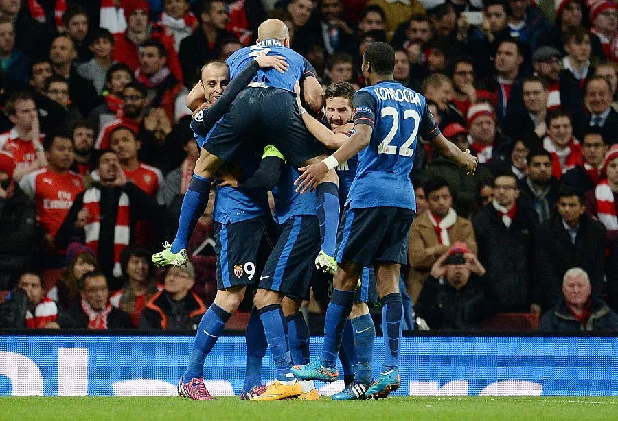 Слухове връщат Бербатов в Англия