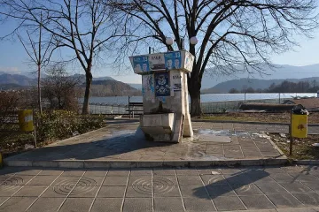 Ремонтират чешма с дарение от Богоявление