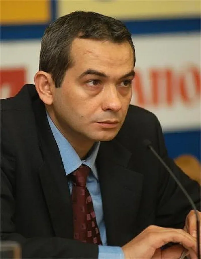 Петьо Петров не успя да подаде оставка, един глас не му достигна