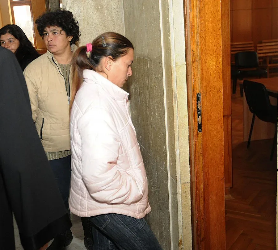 2 години затвор за мащеха, убила 2-годишно с метла