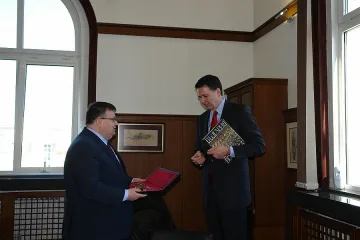 ФБР поиска закон срещу терористите (ОБЗОР)