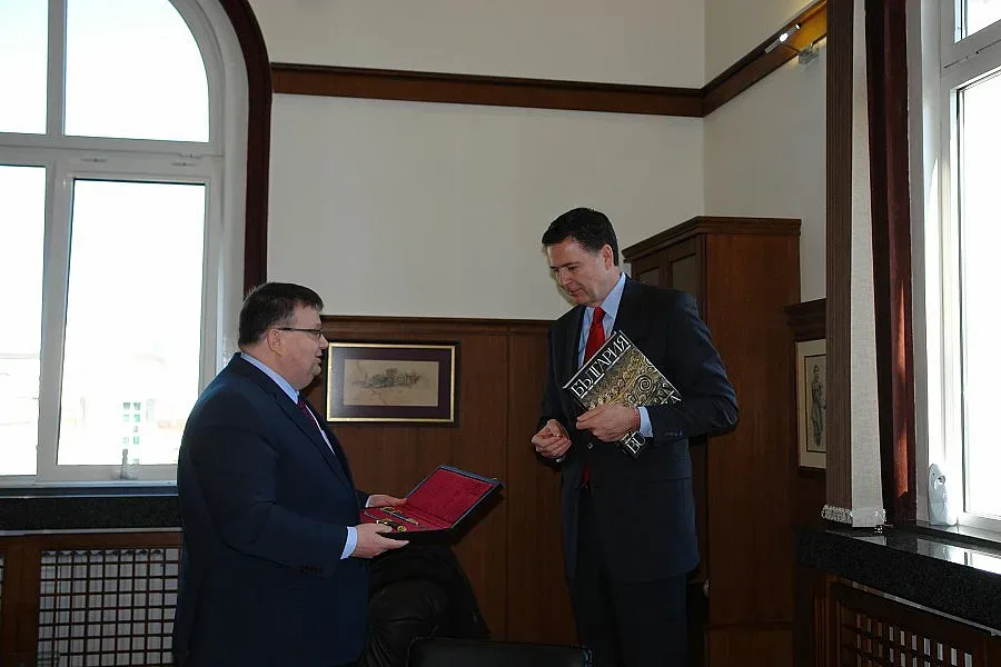 ФБР поиска закон срещу терористите (ОБЗОР)