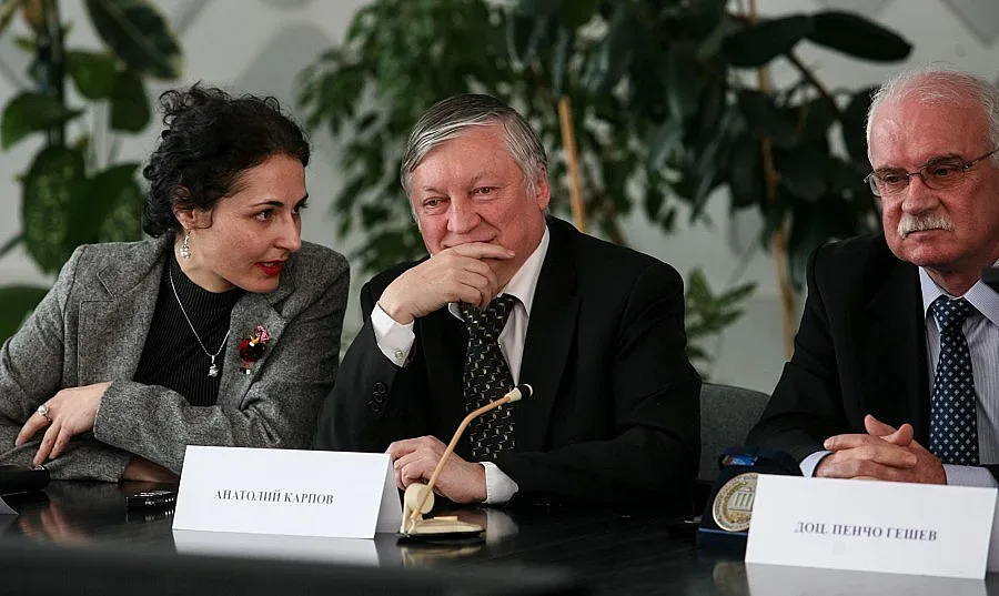 Наградихме Карпов с медал