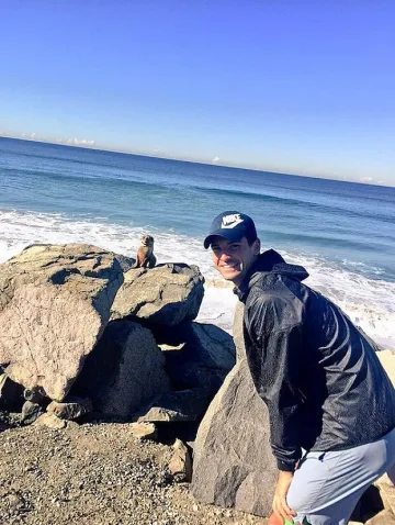 Гришо и Маша се хвалят с бебе