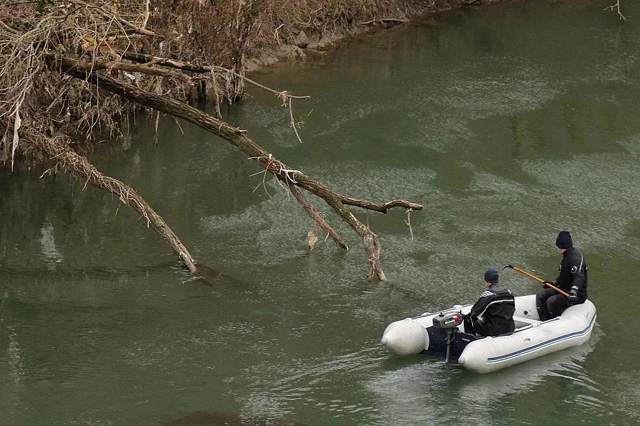 Черна кола дебнела в района на убийството на Вероника