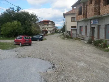 За първи път полагат асфалт на централна улица в Банско