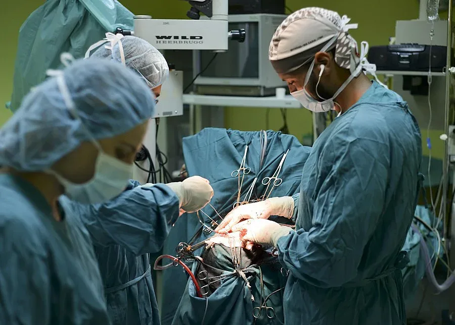 Болниците нямат пари за млади лекари