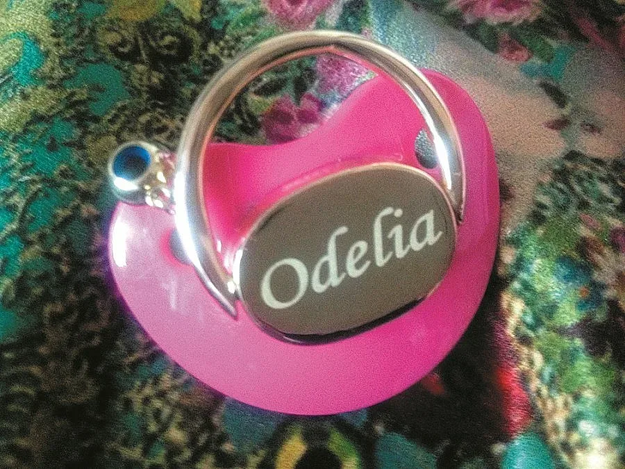 Дейвид Варод кръсти дъщеря си в "Невски"