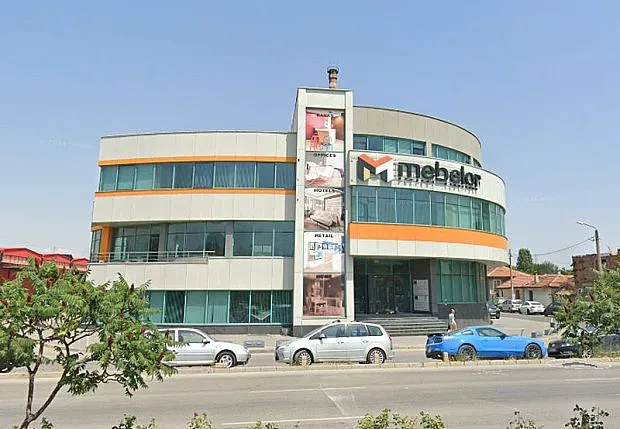 Гигант на пазара разпродава сградата си. Загадъчна причина