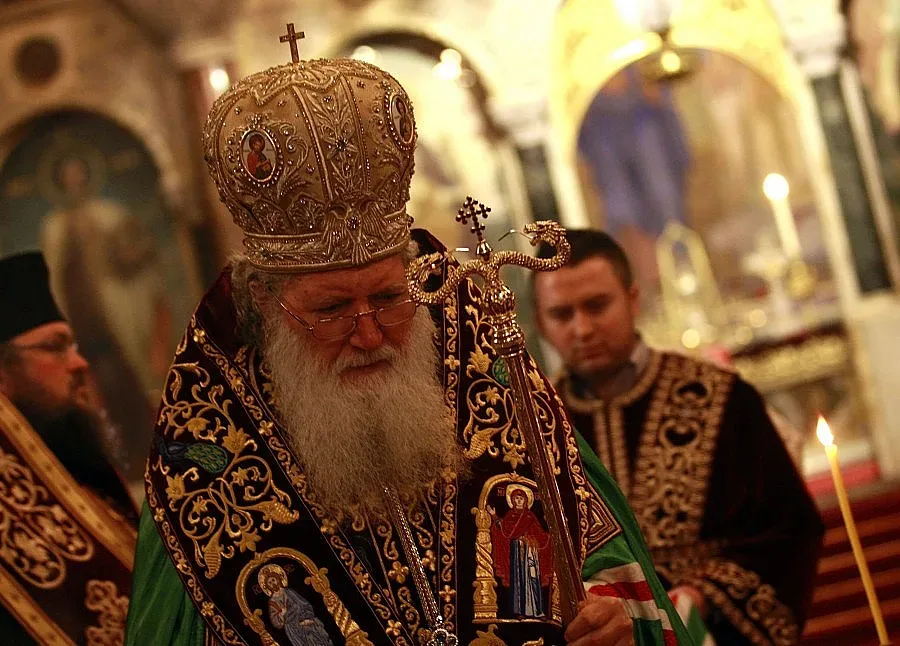 Неофит с молебен за душите на бойците за свобода