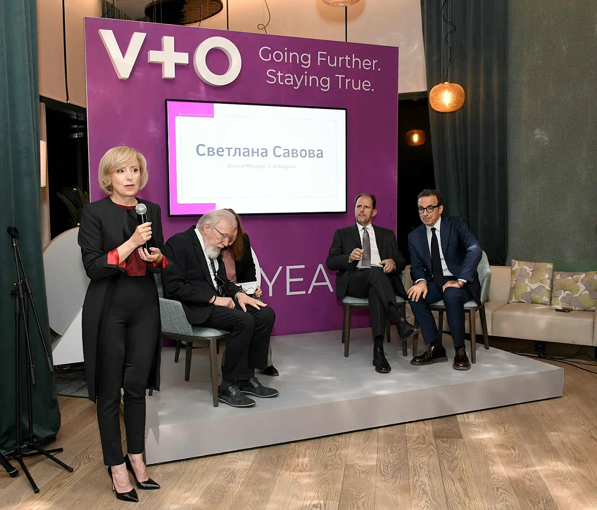 Всеки 10-ти в сферата на комуникациите се чувства застрашен от AI