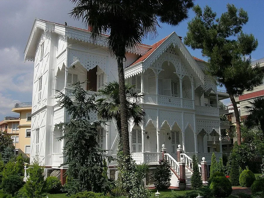 Днес Сан Стефано е оазис в лудницата на Истанбул