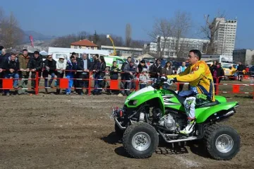 Кметът на Кърджали подкара АТВ 