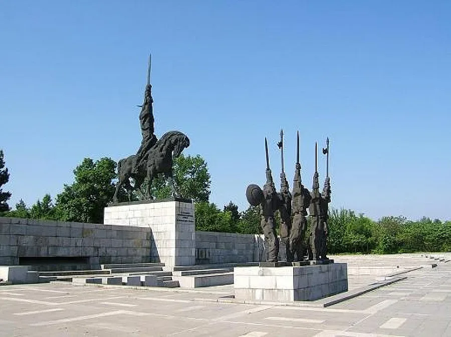 Добрич чества 3 март с военни почести в памет на героите 