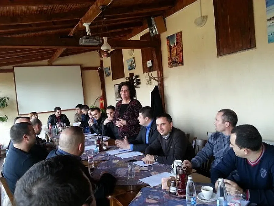 Айхан Етем се срещна с младежи в Крумовград