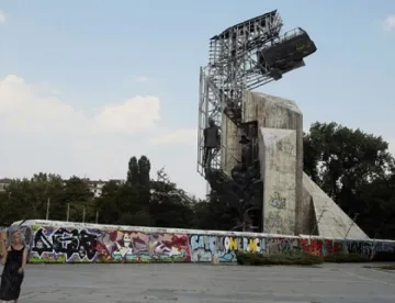 Мъж стресна МВР, искал да се самоубие пред НДК