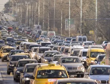 В треска за почивка: Колони и задръствания по пътищата