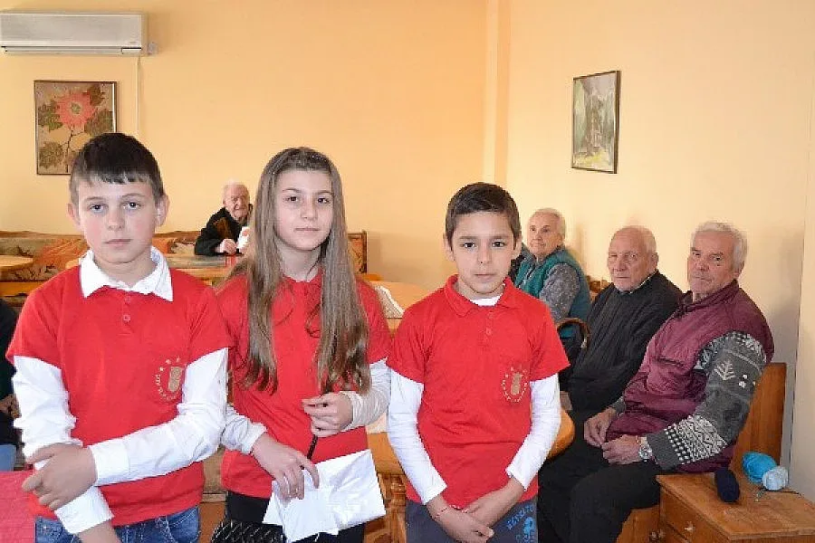 Деца от Кърджали изпратиха мартеници за Мизия и Нови хан