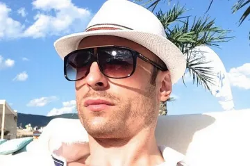 Mirror: Искате ли в джентълменския клуб на Бербатов.. разбира се