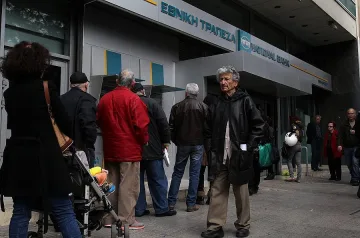 Гърците си връщат парите в банките