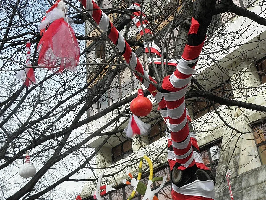 Баба Марта ще закичи гости на Благоевград