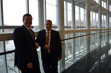 Станишев подкрепи Шефчович за Енергийния съюз в Европа