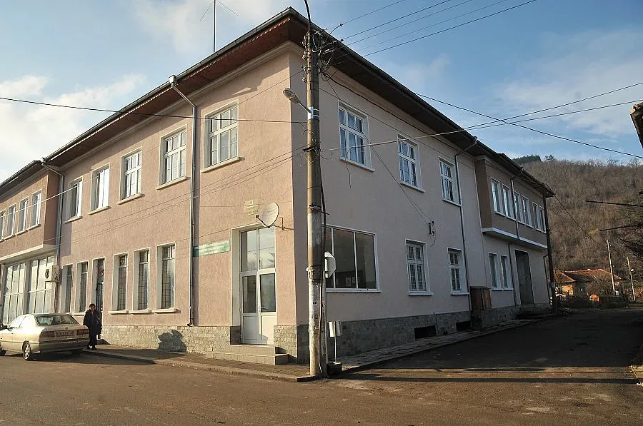 Удължават разследването за взрива в Горни Лом