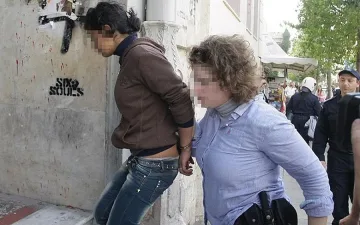 Доживотен затвор за българка, убила бебето си в Гърция